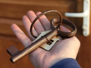 Cabe multa compensatória por devolução de imóvel em ação de despejo, confirma Terceira Turma