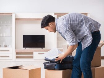 Ação de despejo é a via processual adequada para comprador tomar posse de imóvel locado