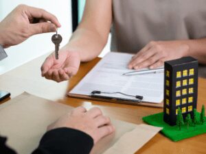 Imóvel alienado não pode ser penhorado em execução de débito condominial do devedor fiduciante