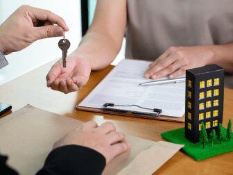 Imóvel alienado não pode ser penhorado em execução de débito condominial do devedor fiduciante