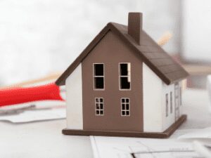 Vedação ao preço vil também se aplica à alienação do bem por iniciativa particular