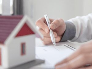 Cumprimento integral do contrato de compra e venda de imóvel impede consumidor de desistir