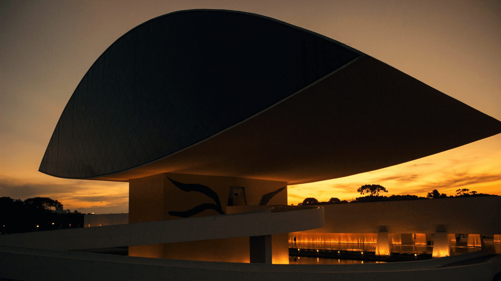 Carvalho Gomes Advogados em Curitiba. Museu do Olho