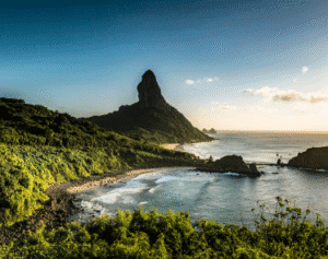 Vista de uma área de preservação ambiental, ilustrando tema de desapropriação para unidade de conservação em discussão judicial.